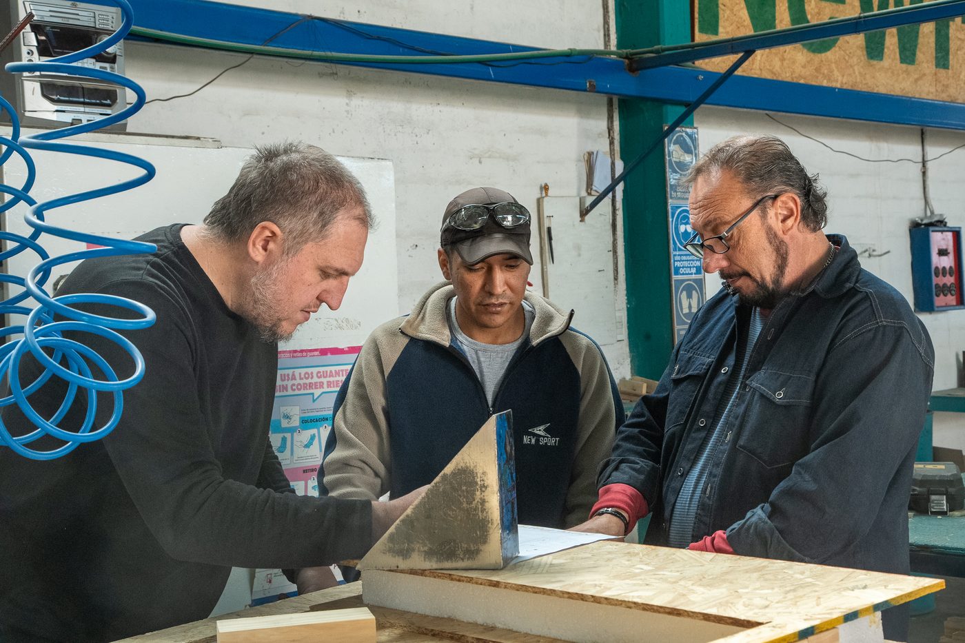 Vivienda con techo sándwich