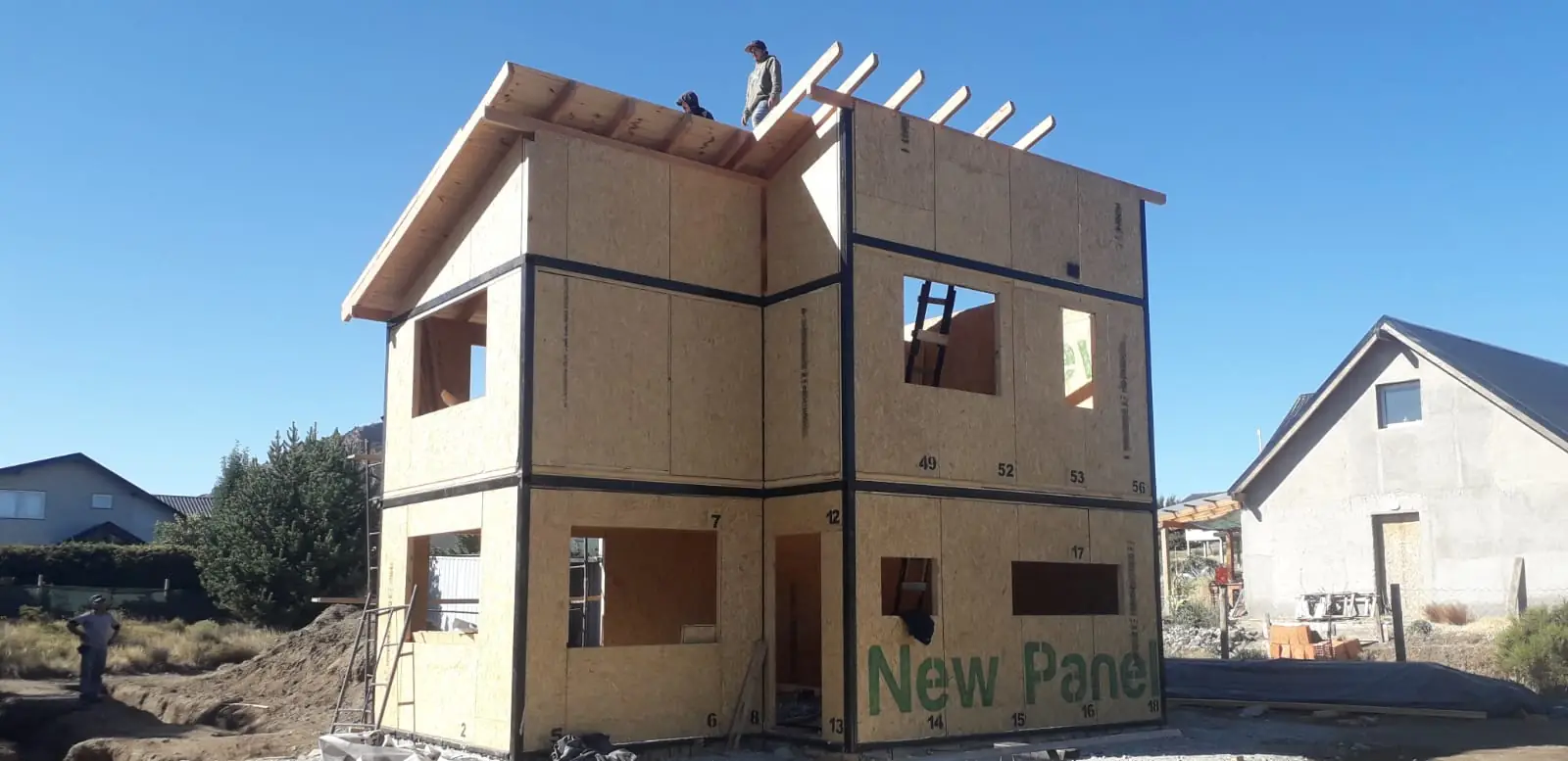 Estructura de dos plantas en paneles SIP con la marca New Panel
