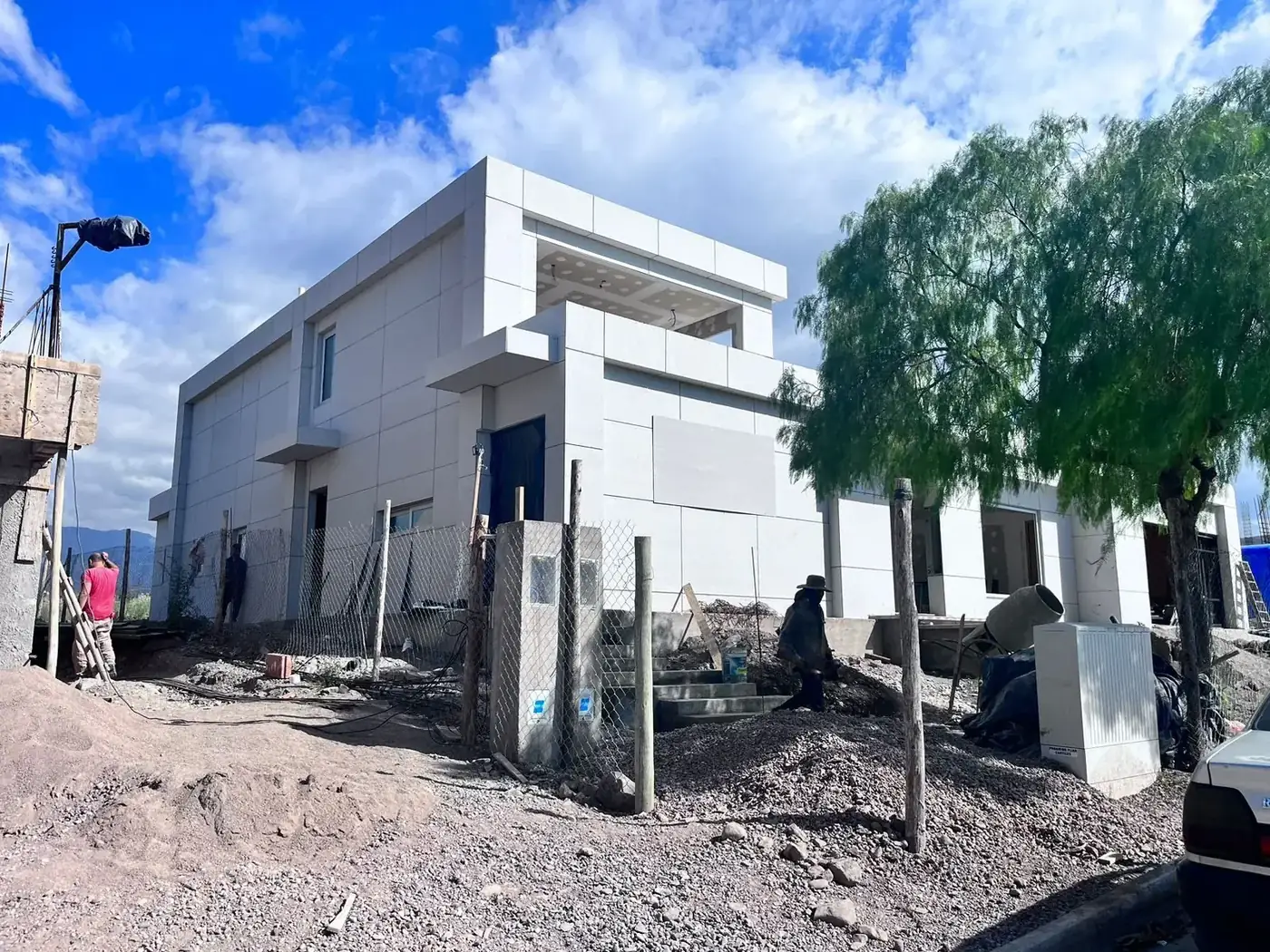 Vivienda con techo sándwich